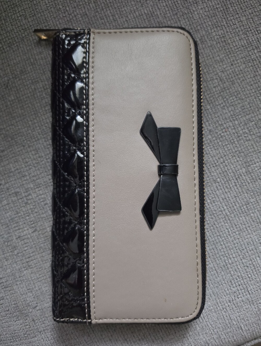 Women's Zip Wallet with Black Bow Accent - Beige and Black